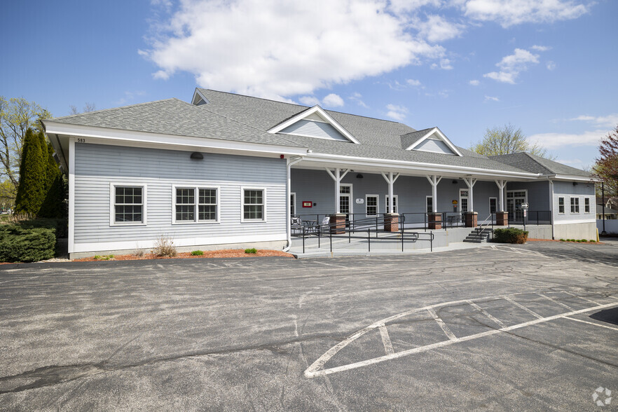 583 Daniel Webster Hwy, Merrimack, NH à louer - Photo de l’immeuble – Image 2 sur 6