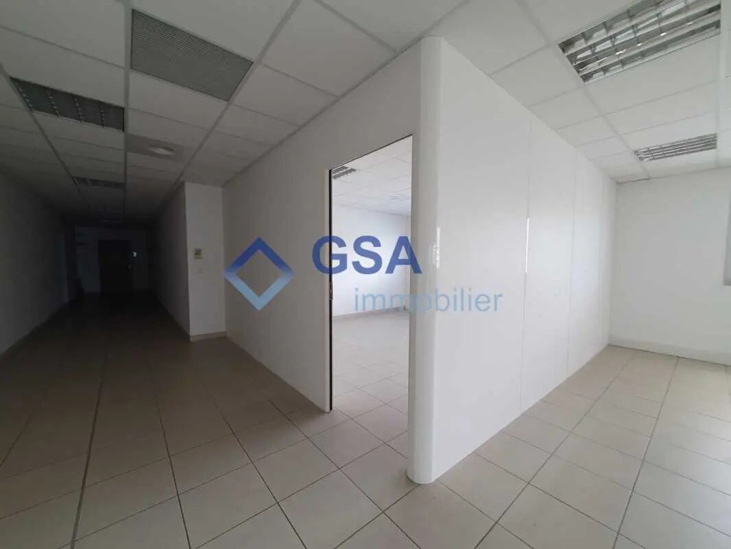 Bureau dans Grigny à louer Photo intérieure– Image 1 sur 9
