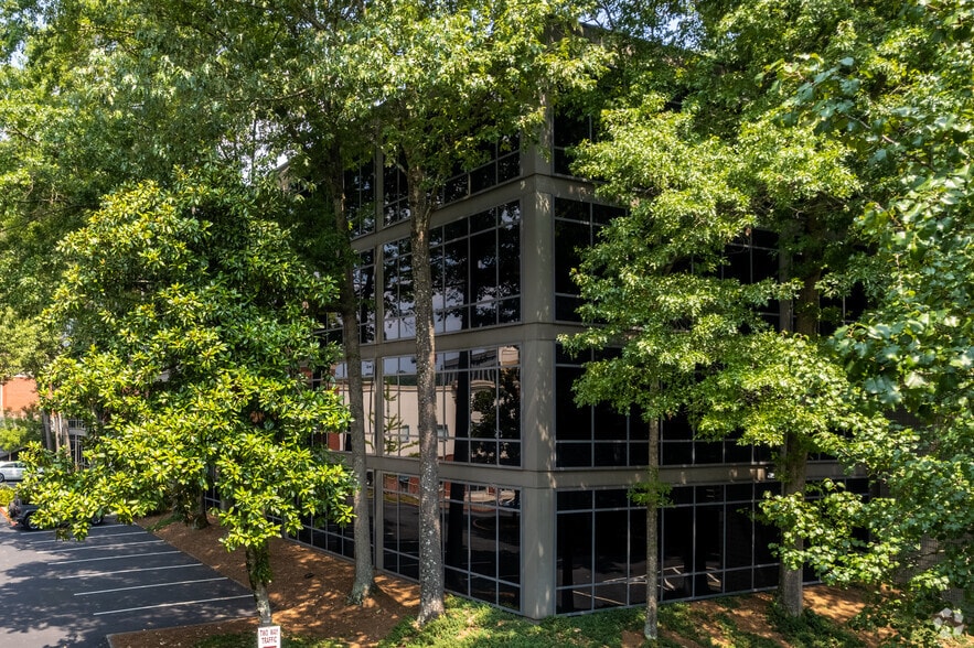 6400 Powers Ferry Rd NW, Atlanta, GA à louer - Photo de l’immeuble – Image 3 sur 12