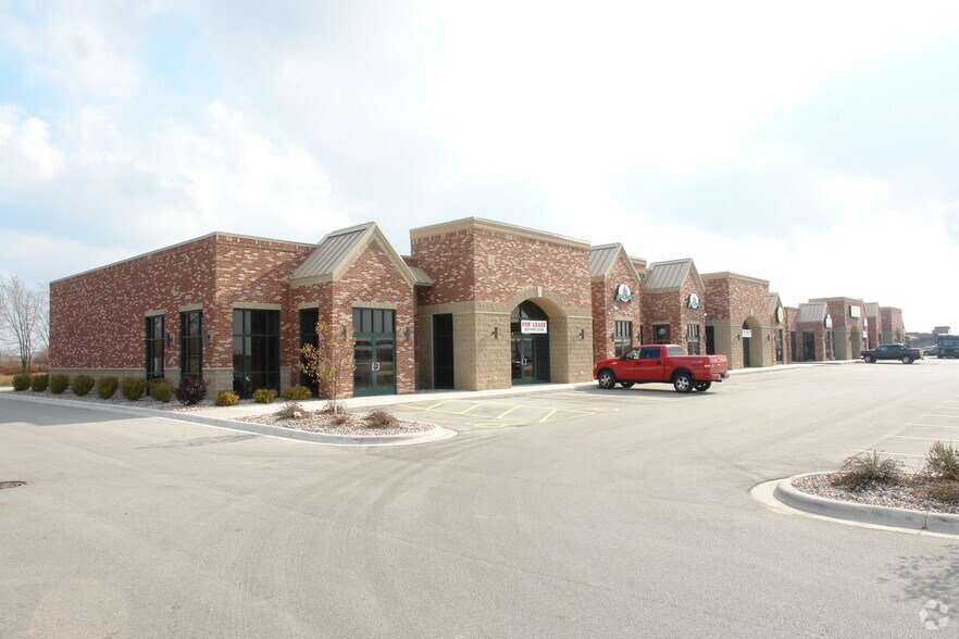 825-831 Huron Rd, Green Bay, WI à louer - Photo de l’immeuble – Image 3 sur 4