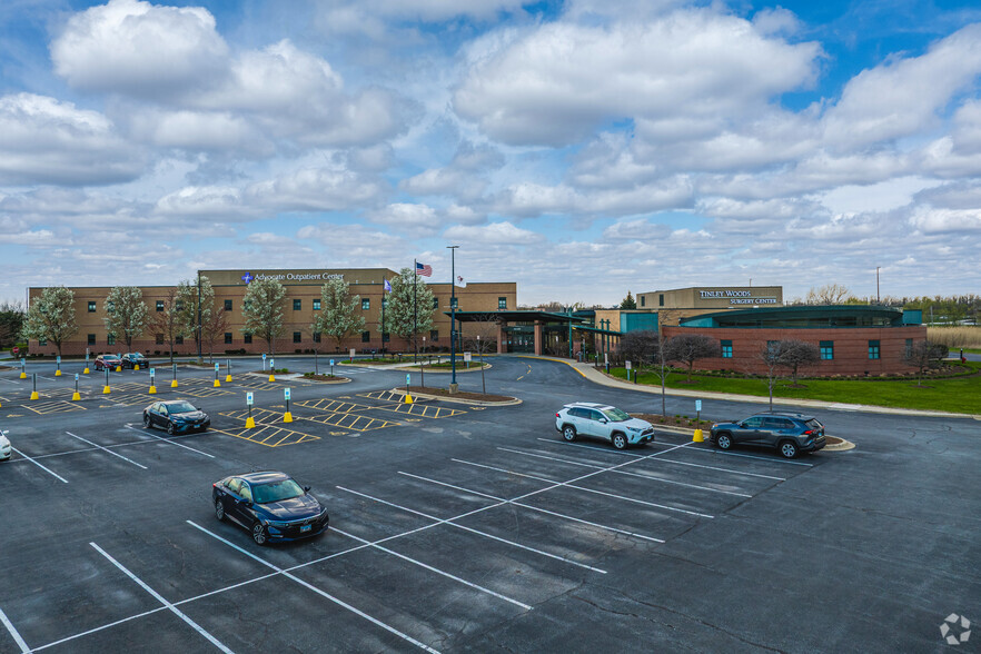 18210 La Grange Rd, Tinley Park, IL à louer - Photo de l’immeuble – Image 3 sur 5