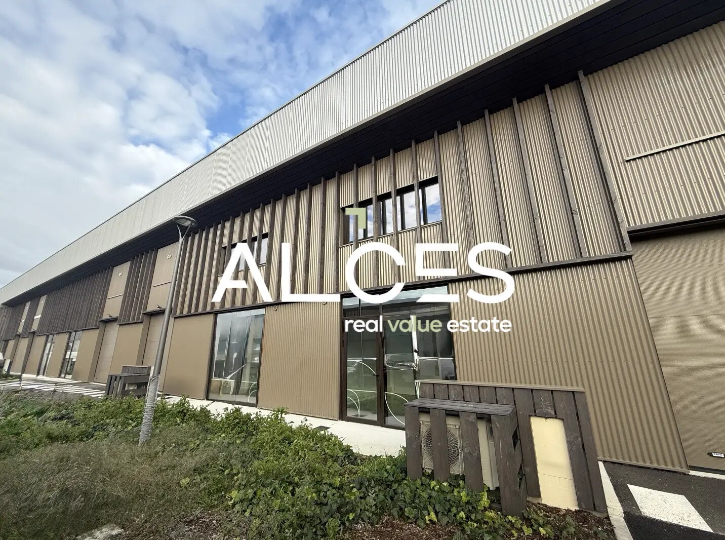 Local d’activités dans Mérignac à louer Photo de l’immeuble– Image 1 sur 7