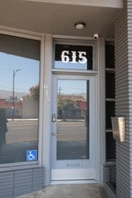 615 S Victory Blvd, Burbank, CA à louer Photo de l’immeuble– Image 1 sur 5