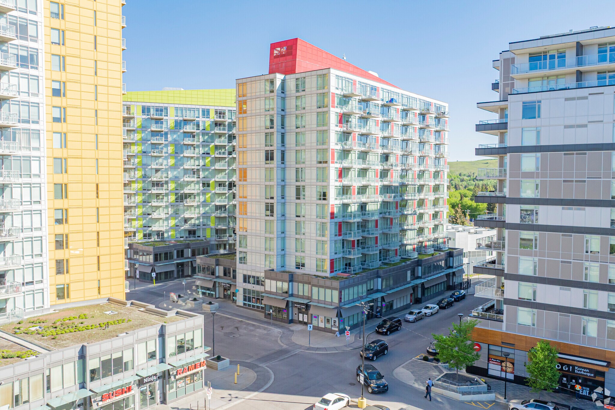 10 Brentwood Cmn NW, Calgary, AB à louer Photo principale– Image 1 sur 4