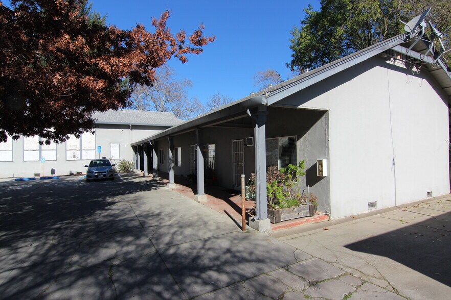 1617-1621 Lisbon Ave, West Sacramento, CA à vendre - Photo de l’immeuble – Image 3 sur 13