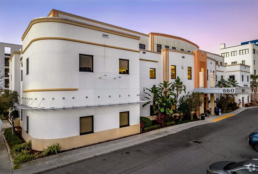 560 Jackson St N, Saint Petersburg, FL à louer - Photo de l’immeuble – Image 3 sur 21