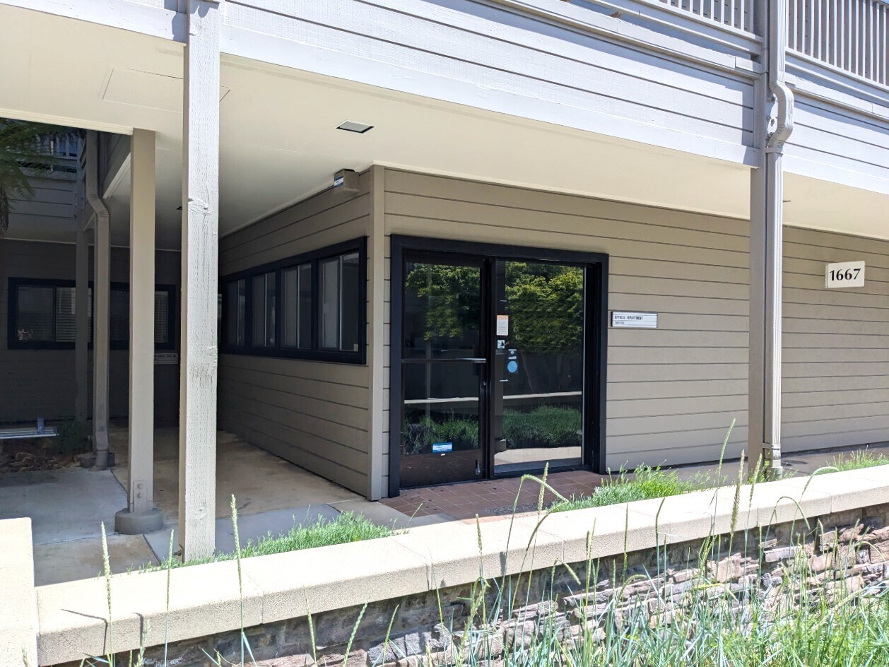 1667 Dominican Way, Santa Cruz, CA à louer Photo de l’immeuble– Image 1 sur 10