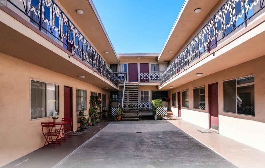 6431 Monterey Rd, Los Angeles, CA à vendre - Photo de l’immeuble – Image 3 sur 10