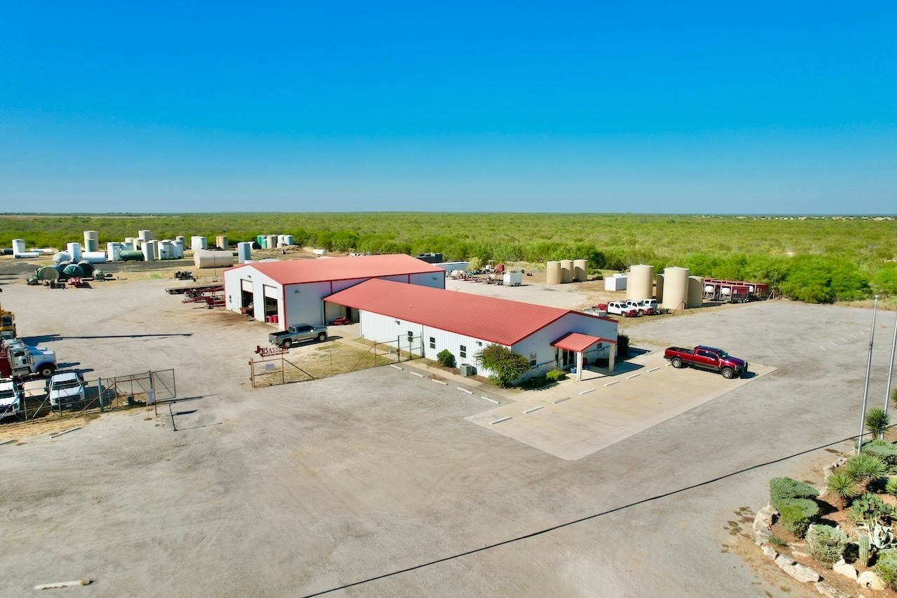 14800 IH 35, Dilley, TX à vendre Photo principale– Image 1 sur 28
