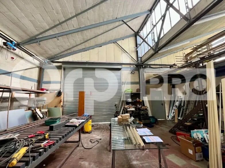 Bureau dans Nangis à louer - Photo de l’immeuble – Image 2 sur 8