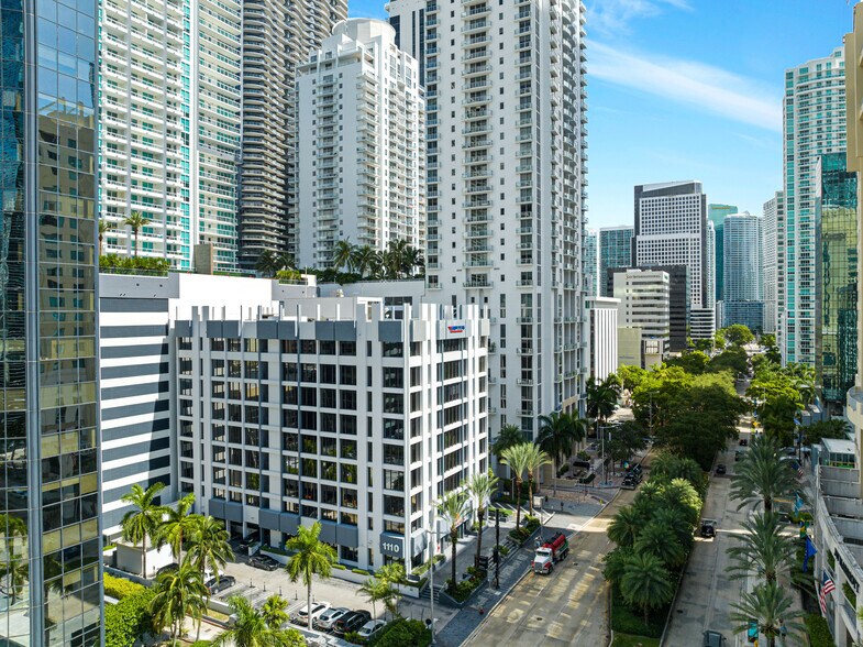 1110 Brickell Ave, Miami, FL à vendre - Aérien – Image 2 sur 16