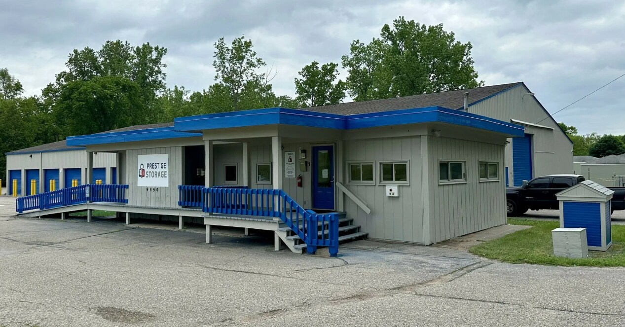 9650 Dixie Hwy, Village of Clarkston, MI à louer Photo principale– Image 1 sur 4