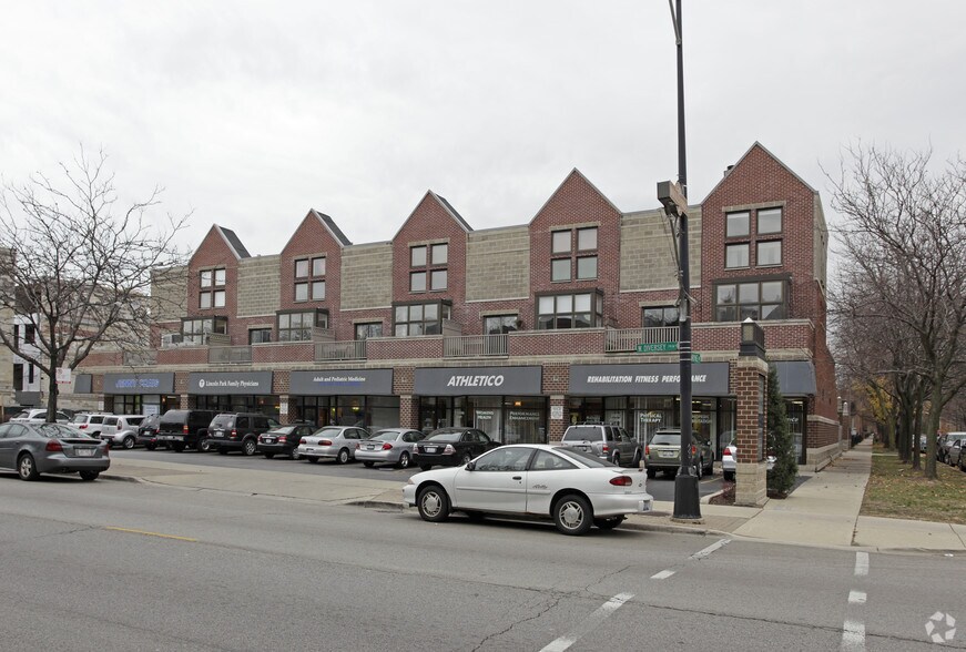 1301 W Diversey Pky, Chicago, IL à louer - Photo de l’immeuble – Image 3 sur 4
