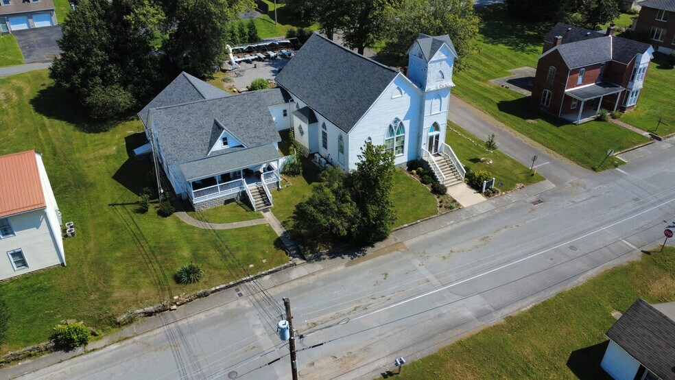 502 Pennlyn Ave, Cumberland Gap, TN à vendre - Photo de l’immeuble – Image 1 sur 23
