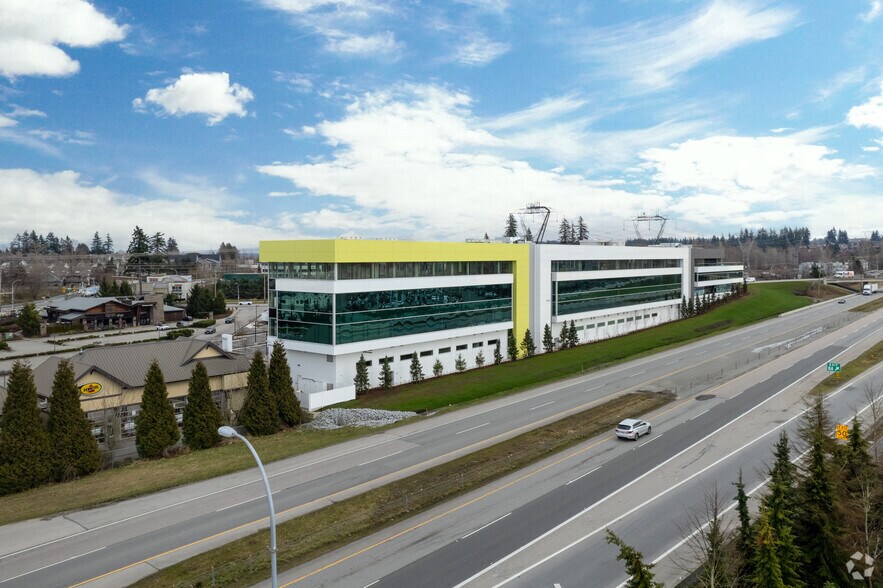 3211 152 St, Surrey, BC à louer - Photo de l’immeuble – Image 2 sur 7