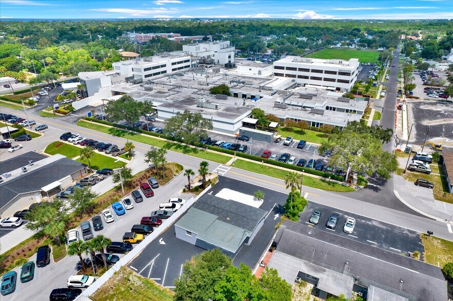 6102 Indiana Ave, New Port Richey, FL à vendre - Photo de l’immeuble – Image 3 sur 20