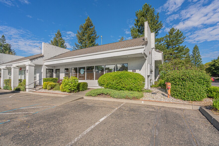 190-196 Wikiup Dr, Santa Rosa, CA à louer - Photo de l’immeuble – Image 2 sur 3