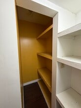 7815-7817 Melrose Ave, Los Angeles, CA à louer Photo intérieure– Image 2 sur 4