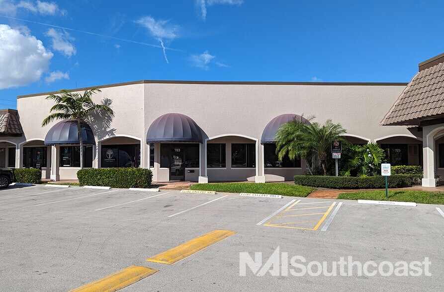 715-735 Colorado Ave, Stuart, FL à louer - Photo de l’immeuble – Image 3 sur 14