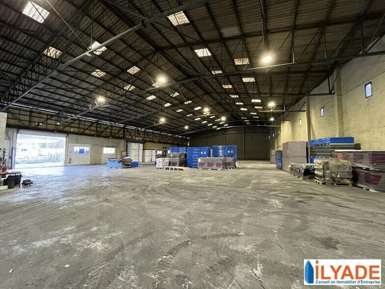 Local d’activités dans Bouc-Bel-Air à louer - Photo intérieure – Image 3 sur 7