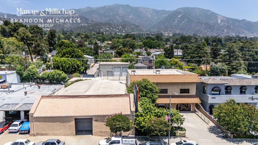 3937 Foothill Blvd, La Crescenta, CA à vendre - Photo de l’immeuble – Image 3 sur 10