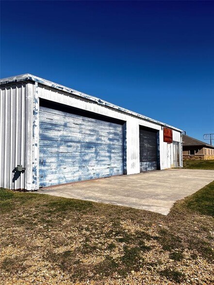 1608 W Cameron Ave, Rockdale, TX à vendre - Photo de l’immeuble – Image 2 sur 4