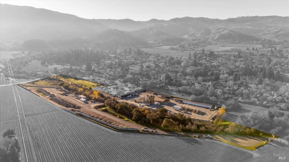 800 Crane Ave, Saint Helena, CA à vendre - Photo de l’immeuble – Image 2 sur 7