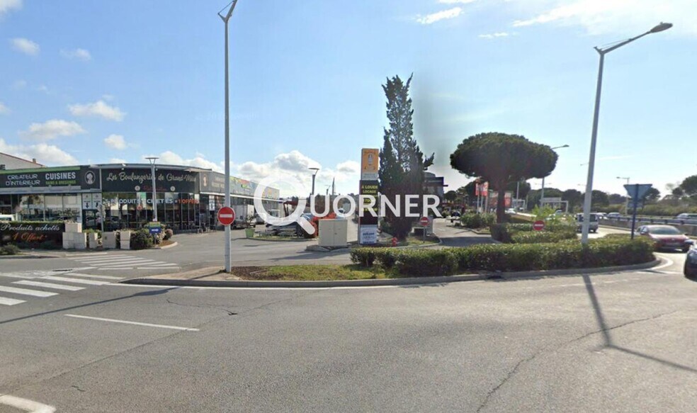 Local commercial dans Frejus à louer - Photo de l’immeuble – Image 2 sur 2