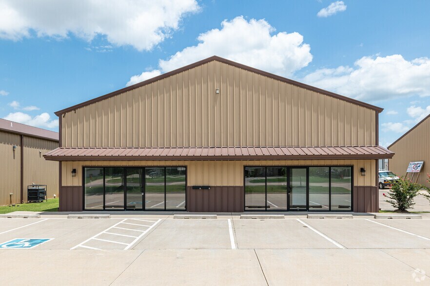 8860 S Sunnylane Rd, Oklahoma City, OK à vendre - Photo de l’immeuble – Image 2 sur 12