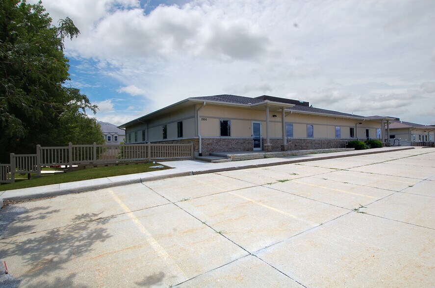 2850 Coral Ct, Coralville, IA à louer - Photo de l’immeuble – Image 3 sur 3