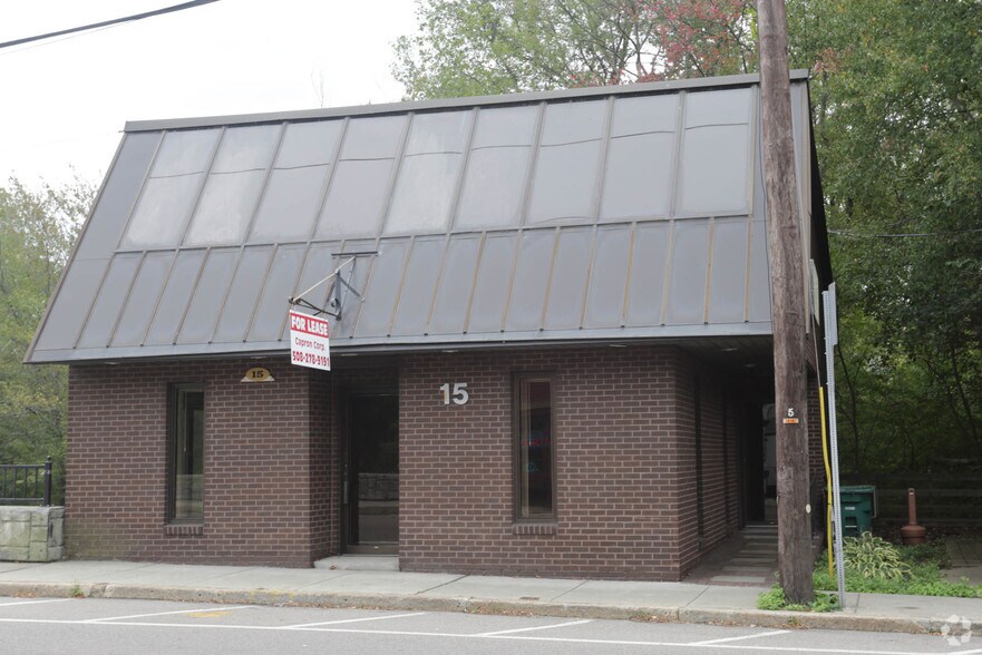 15 Mendon St, Uxbridge, MA à vendre - Photo de l’immeuble – Image 2 sur 4