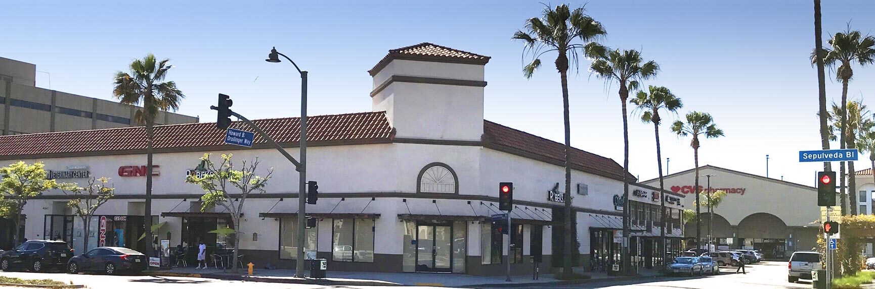 8901-8915 S Sepulveda Blvd, Los Angeles, CA à louer Photo de l’immeuble– Image 1 sur 11