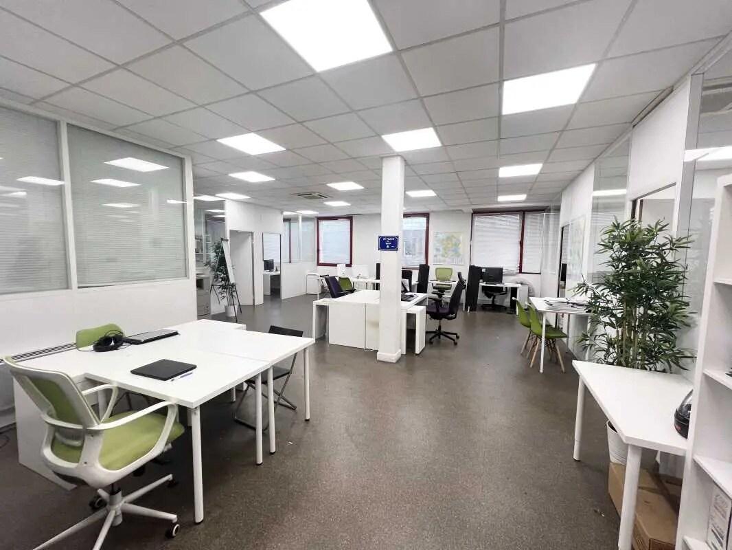 Bureau dans Créteil à louer Photo de l’immeuble– Image 1 sur 7