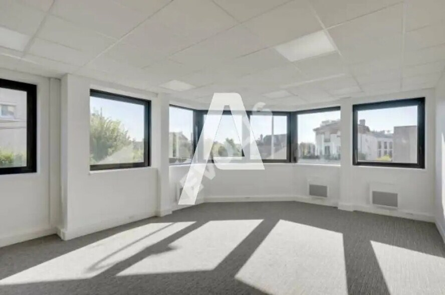 Bureau dans Gentilly à vendre - Photo de l’immeuble – Image 3 sur 8