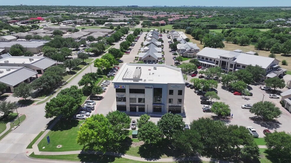 5060 Tennyson Pky, Plano, TX à louer - Vidéo sur l’annonce professionnelle – Image 2 sur 17