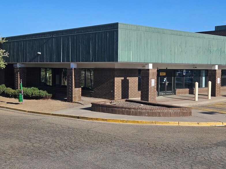 8239 S Holly St, Centennial, CO à vendre - Photo de l’immeuble – Image 2 sur 11