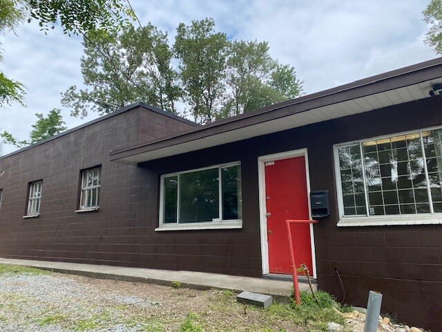 3745 Keith St, Burnaby, BC à louer - Photo de l’immeuble – Image 1 sur 4