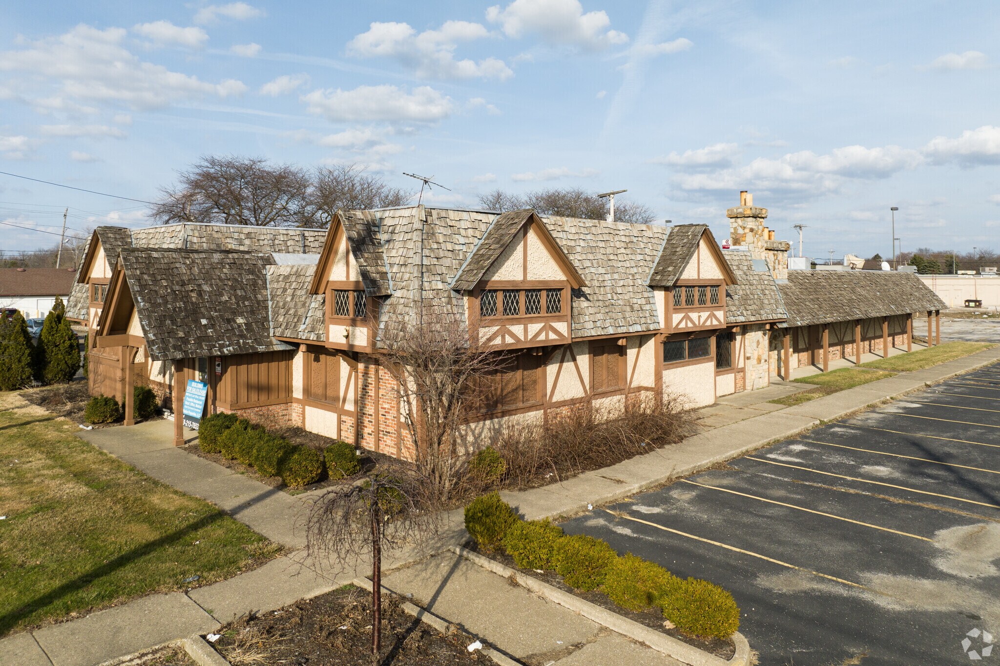 2009 S Reynolds Rd, Toledo, OH à vendre Photo principale– Image 1 sur 8