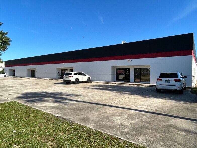 550 Gus Hipp Blvd, Rockledge, FL à louer - Photo de l’immeuble – Image 3 sur 7