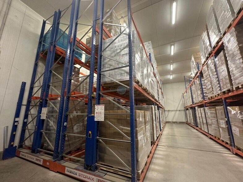Local d'activités dans Châteauneuf-sur-Loire à vendre - Photo intérieure – Image 2 sur 10