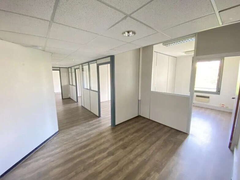 9 Rue Des Tuiliers, Lyon à louer - Photo de l’immeuble – Image 2 sur 9