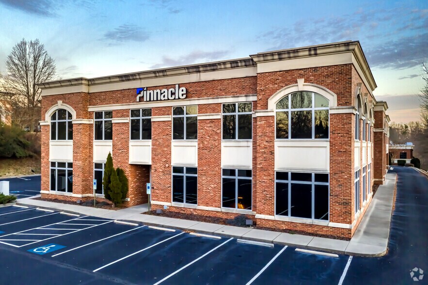 108 Gateway Blvd, Mooresville, NC à louer - Photo de l’immeuble – Image 3 sur 24