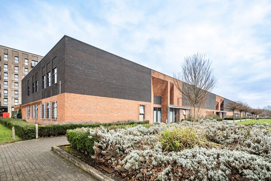 325 Ordsall Ln, Salford à vendre - Photo de l’immeuble – Image 2 sur 33