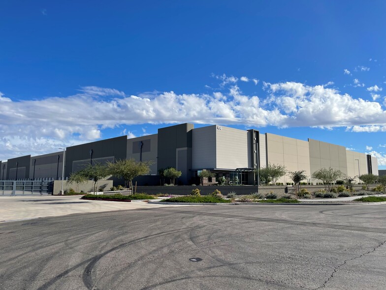 450 E Germann Rd, Gilbert, AZ à louer - Photo de l’immeuble – Image 2 sur 4