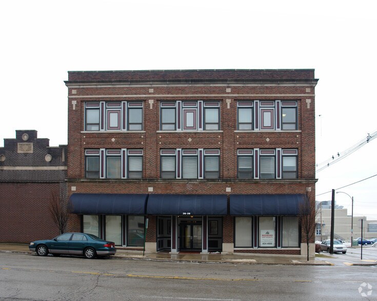 316-318 Washington St, Bloomington, IL à louer - Photo de l’immeuble – Image 2 sur 22