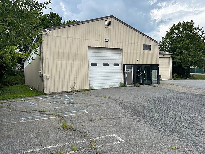1581 Route 211 E, Middletown, NY à louer - Photo de l’immeuble – Image 2 sur 6