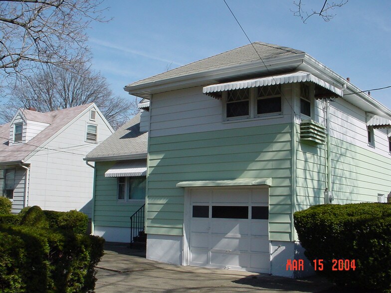 145 Baldwin Ave, Hasbrouck Heights, NJ à vendre - Photo de l’immeuble – Image 3 sur 3