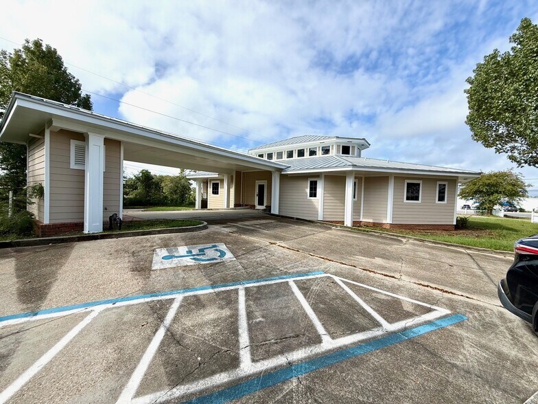 2426 Jenks Ave, Panama City, FL à louer - Photo de l’immeuble – Image 2 sur 12