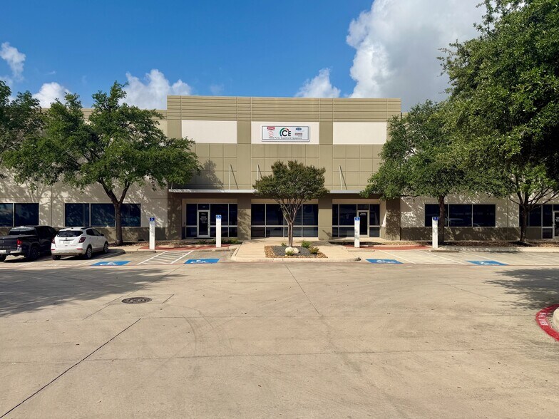 12625 Wetmore Rd, San Antonio, TX à louer - Photo de l’immeuble – Image 2 sur 39