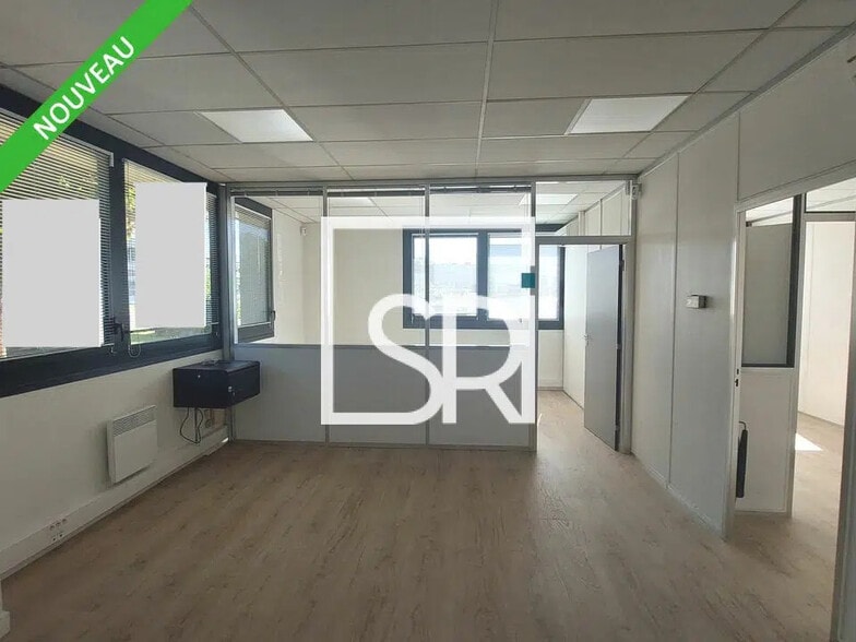 Bureau dans Clermont-Ferrand à louer - Photo de l’immeuble – Image 2 sur 10